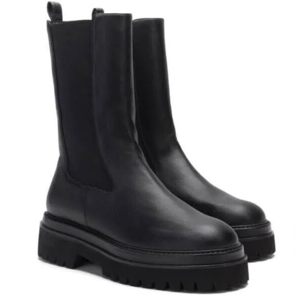Good American Chelsea Combat Boot Black Size 14 New with Dust Bag